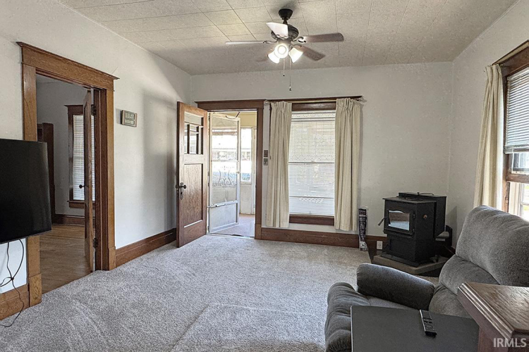 Listing Image 9