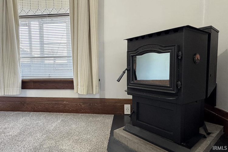 Listing Image 10