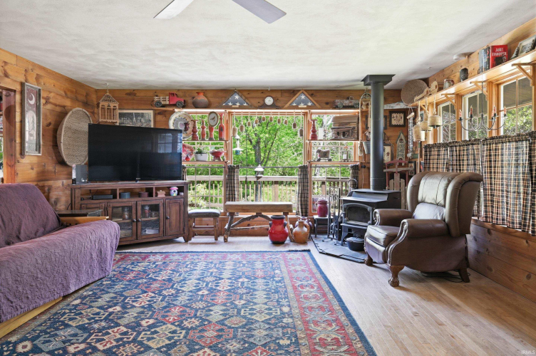 Listing Image 8