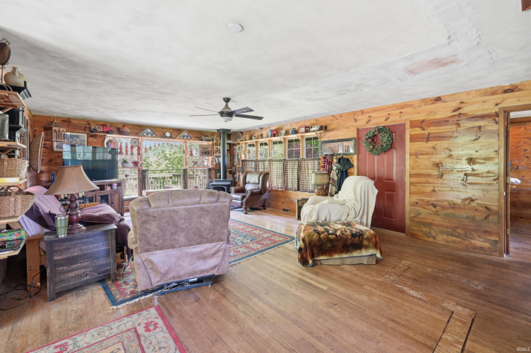 Listing Image 9