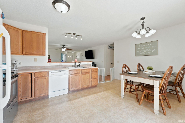 Listing Image 13