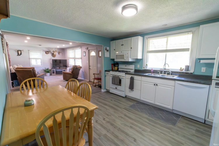 Listing Image 18