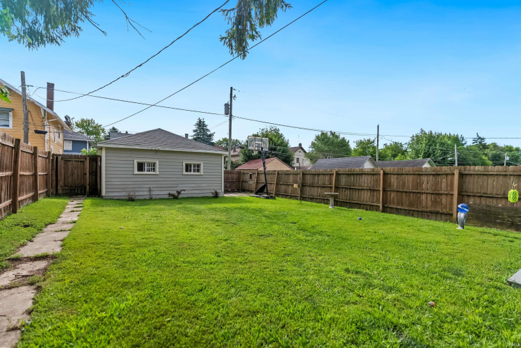 Listing Image 23