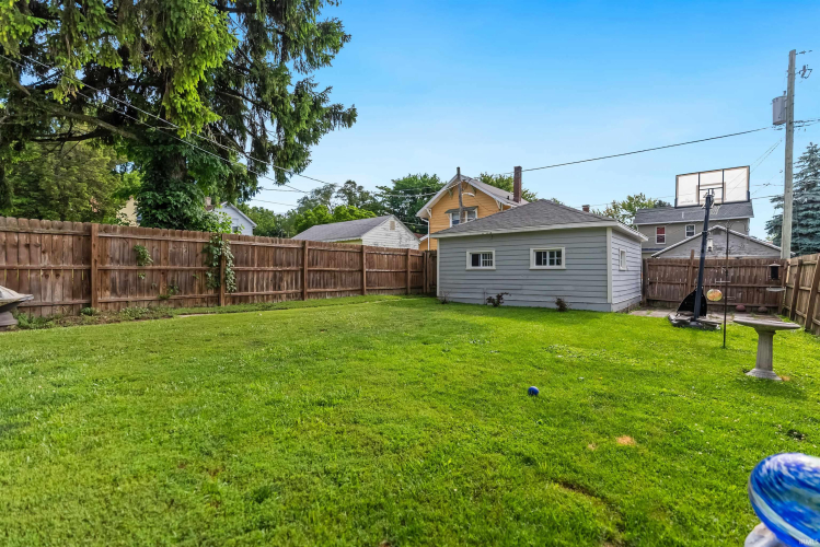 Listing Image 25