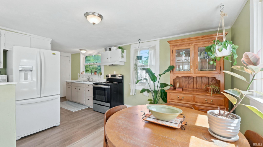 Listing Image 19