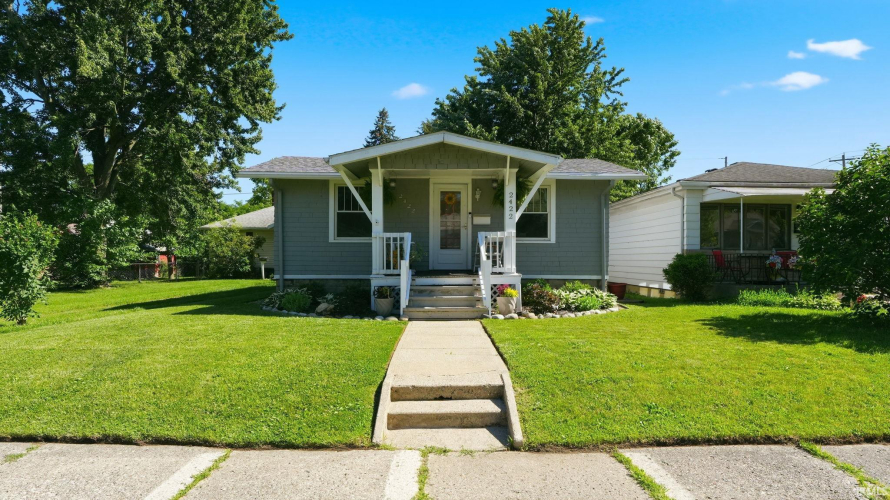 Listing Image 3