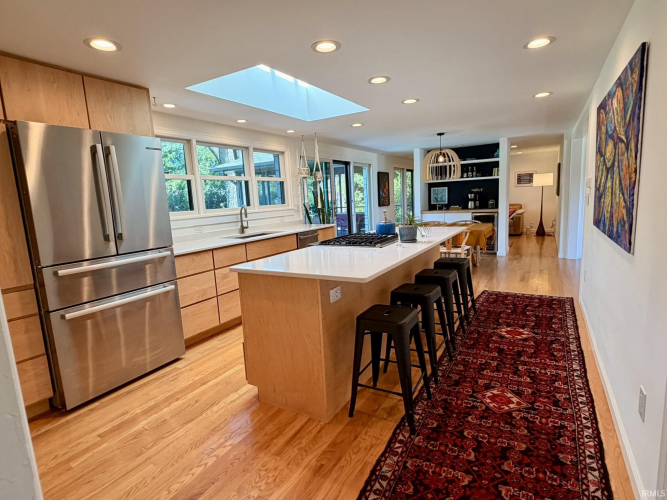Listing Image 9