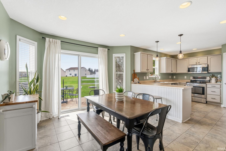 Listing Image 9