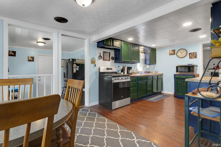 Listing Image 11