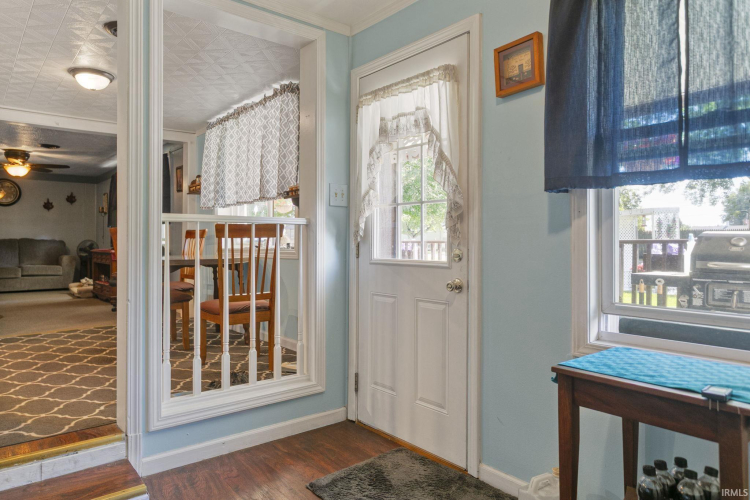 Listing Image 7