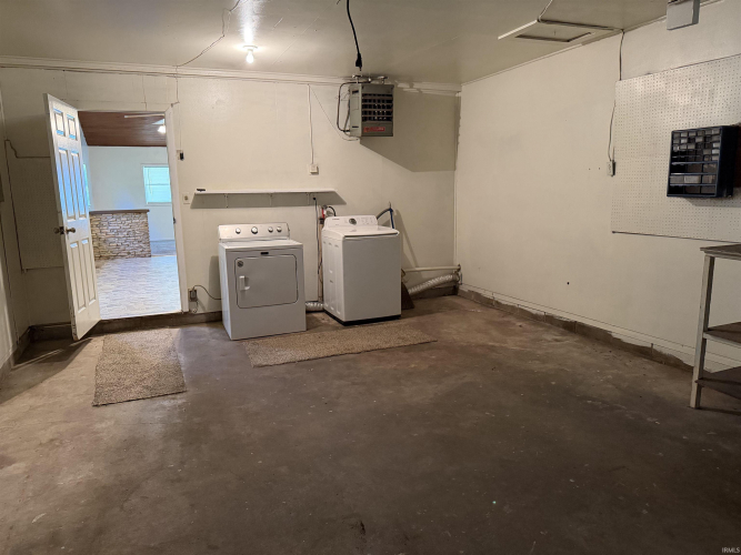 Listing Image 17