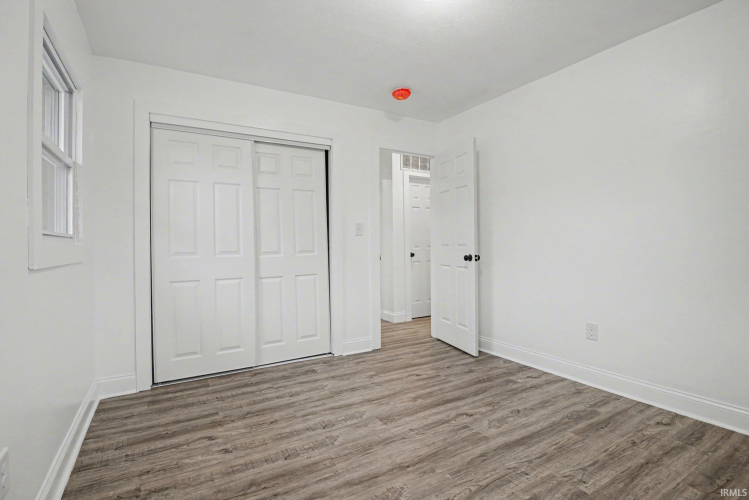 Listing Image 24