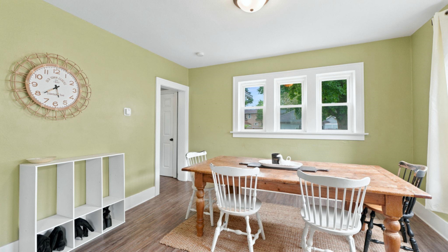 Listing Image 11