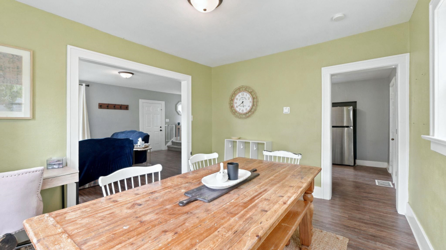 Listing Image 12