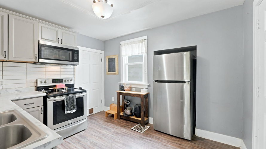 Listing Image 15