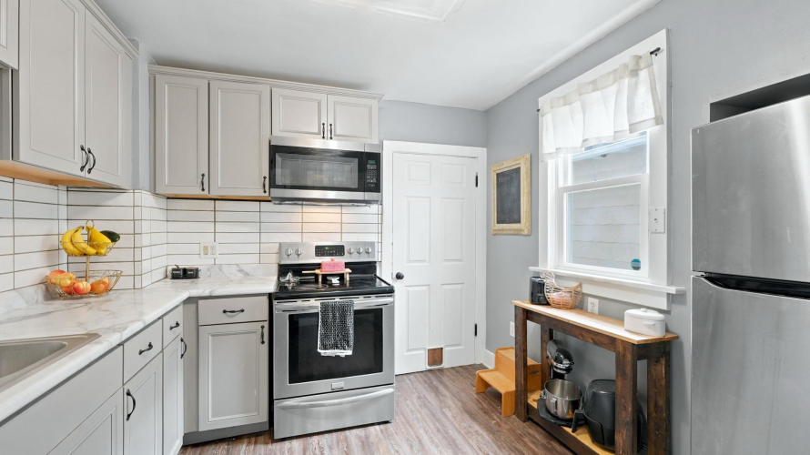 Listing Image 16
