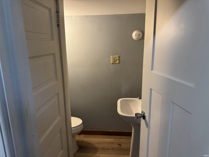 Listing Image 16