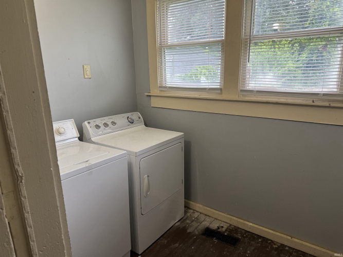 Listing Image 17