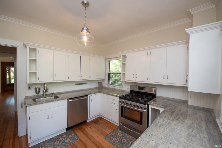 Listing Image 12