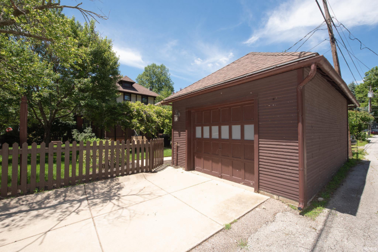 Listing Image 8