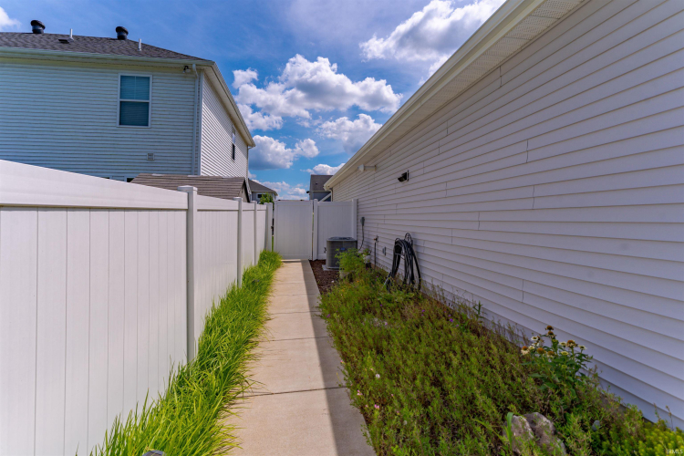Listing Image 32