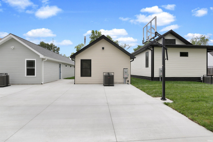 Listing Image 23