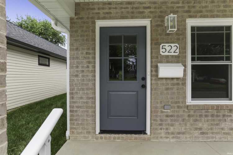 Listing Image 3