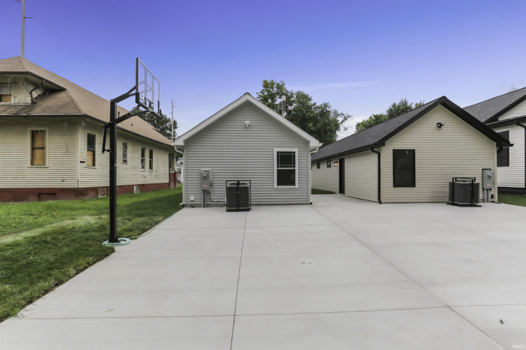 Listing Image 22