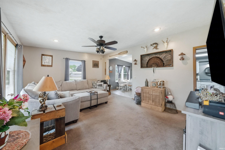 Listing Image 16