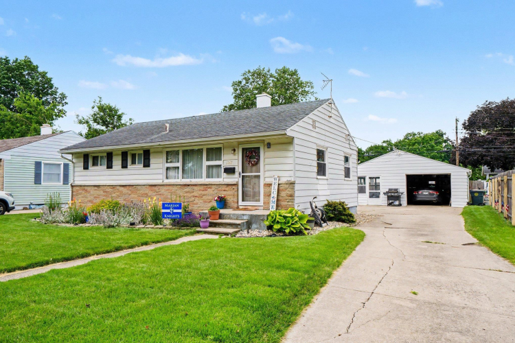 Listing Image 3