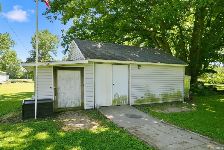 Listing Image 8