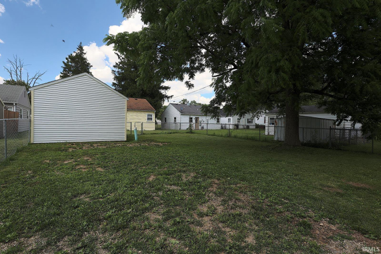 Listing Image 11