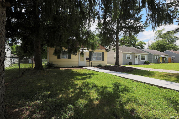 Listing Image 3