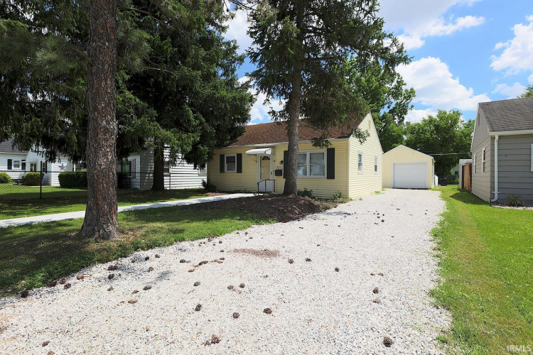 Listing Image 4