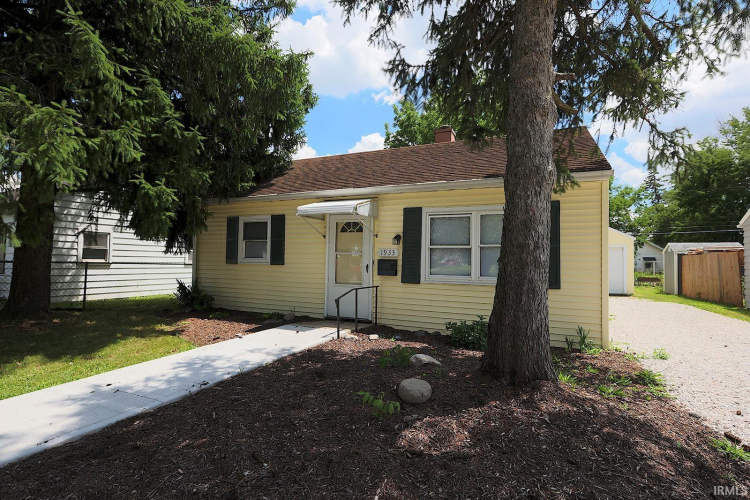 Listing Image 5