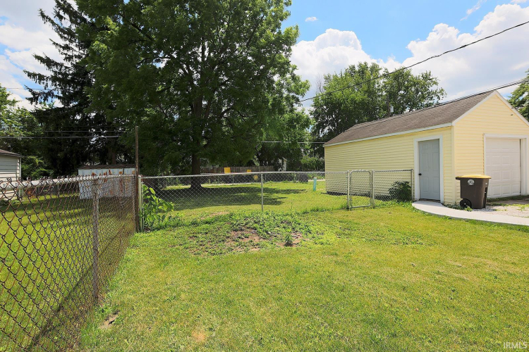 Listing Image 9