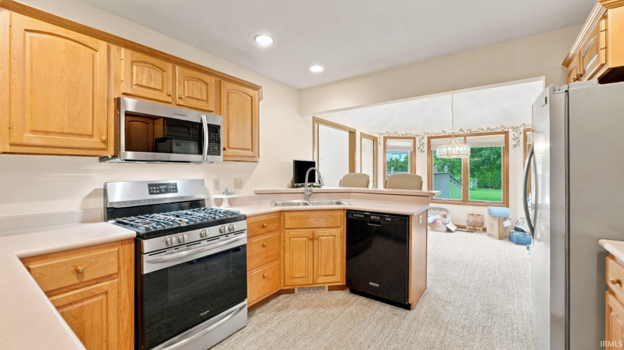 Listing Image 11