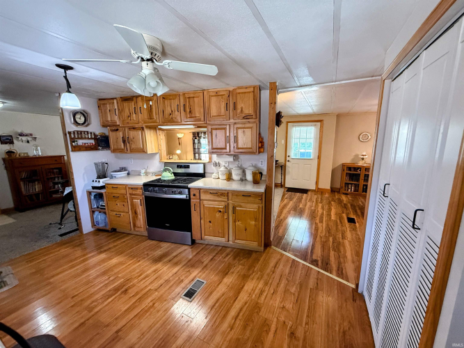 Listing Image 17