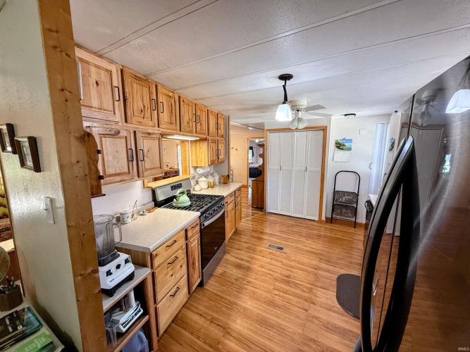 Listing Image 19