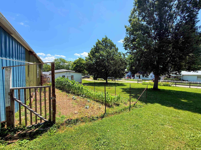 Listing Image 8