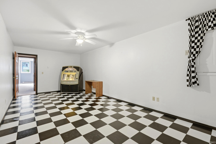 Listing Image 37