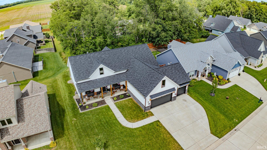 Listing Image 4