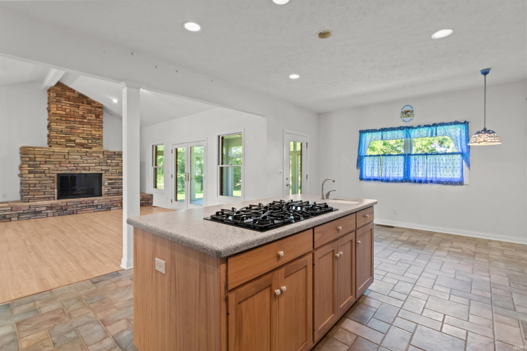 Listing Image 16