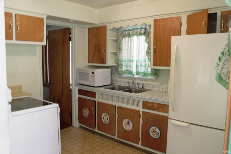 Listing Image 6