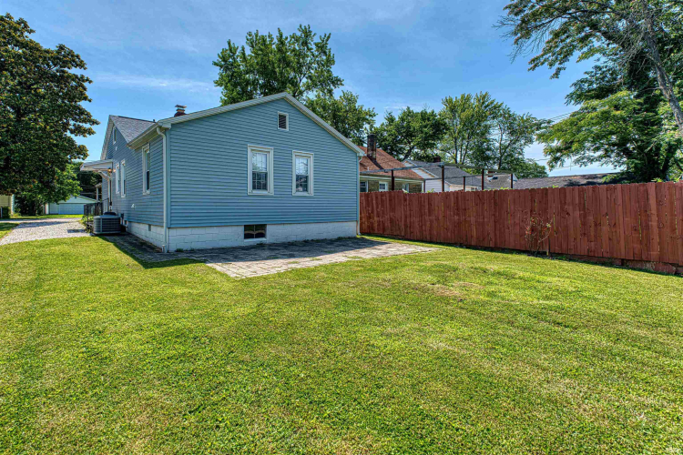 Listing Image 19