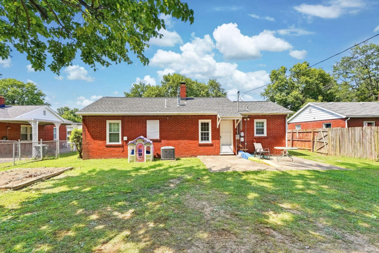 Listing Image 9