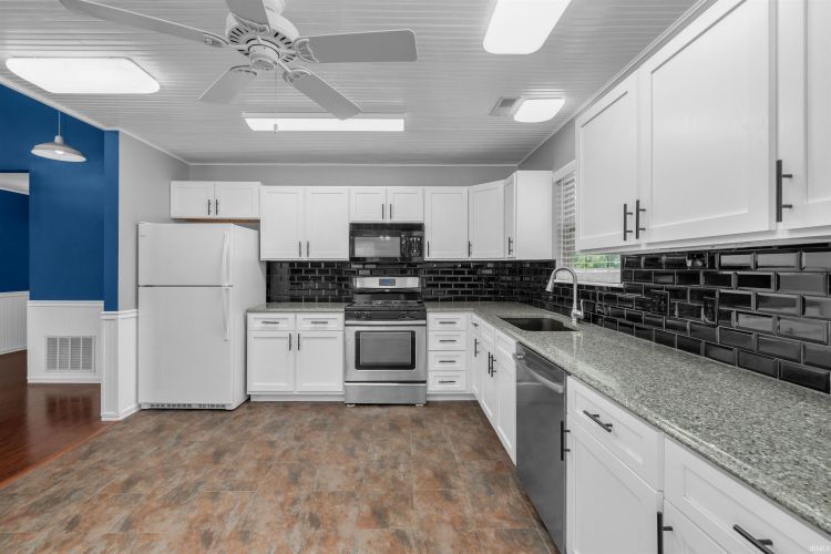 Listing Image 13