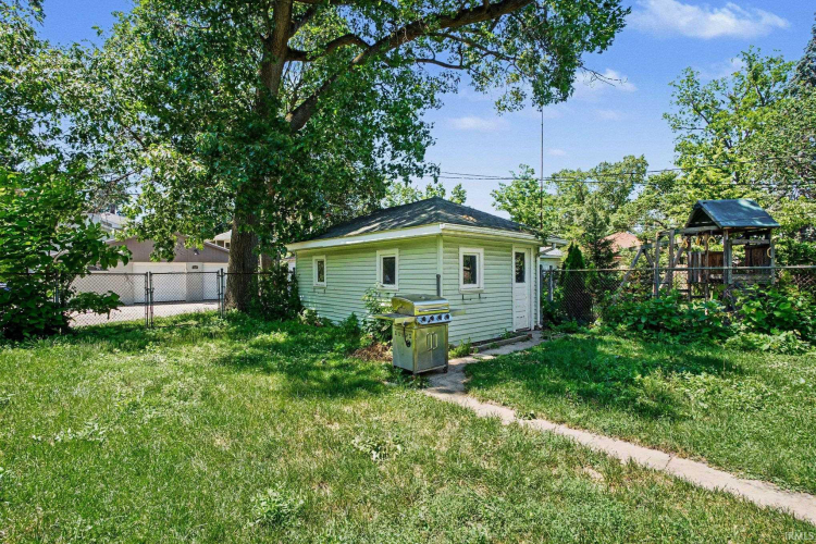 Listing Image 15