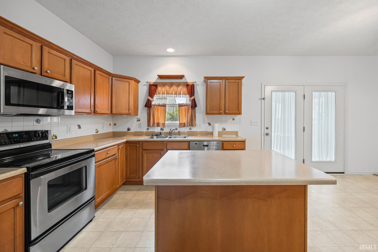 Listing Image 12