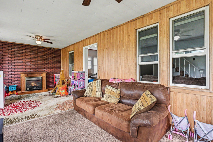 Listing Image 18